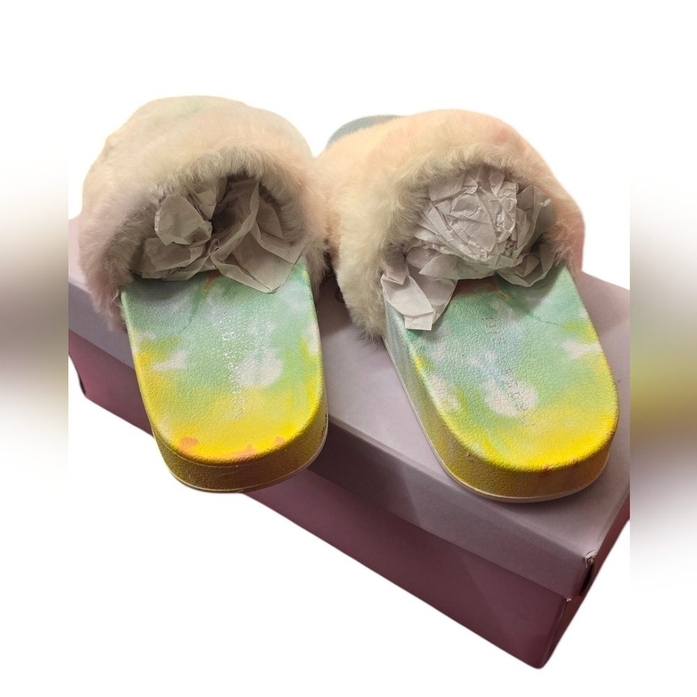 *NWT* Madden Girl Slippers - Picture 6 of 13